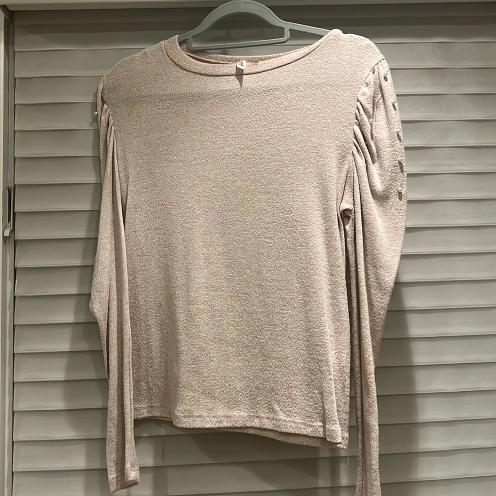 Light pink pearl top
